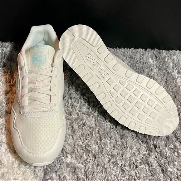 NIB Reebok CL Harman Run TXTI Shoes - Picture 7 of 9